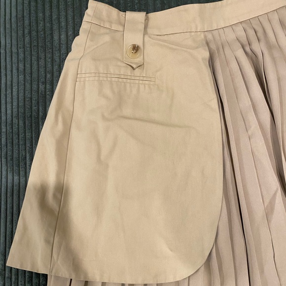 Mare-Mare Beige Pleated Skirt with Button Detail - Picture 1 of 7